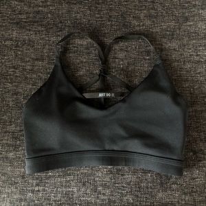 Nike sports bra (S)